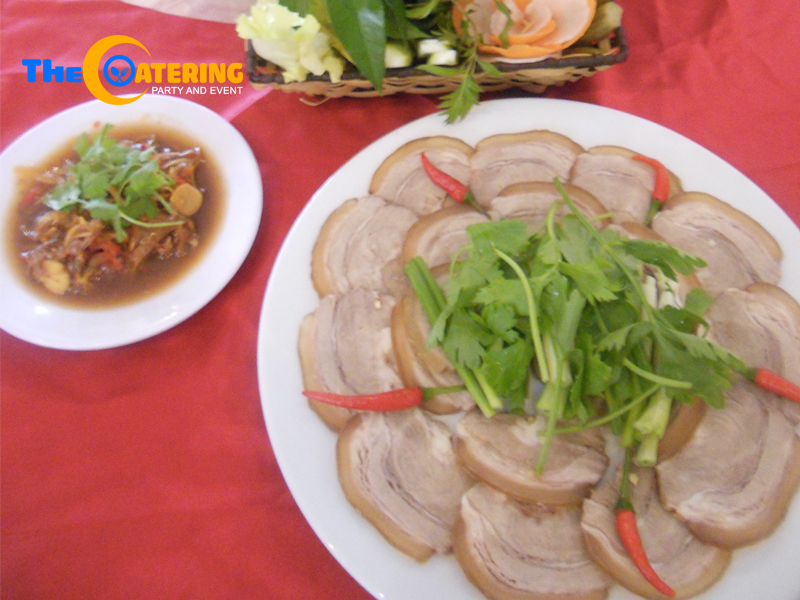 Bò cuộn rau rừng